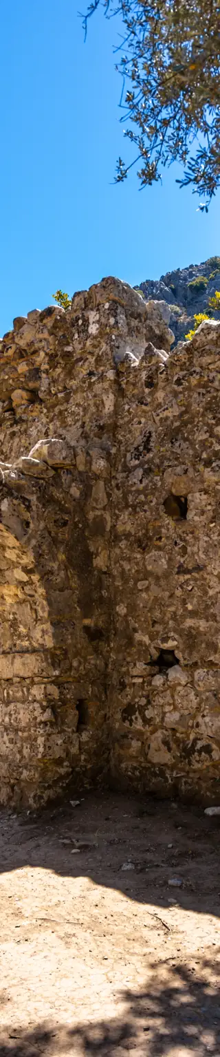 Besichtige die antiken Stätten von Olympos